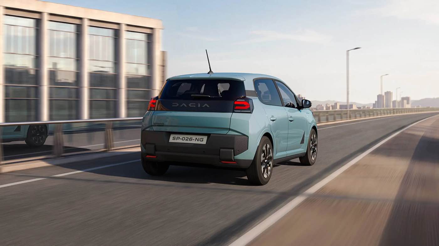 Dacia Spring auf der Straße